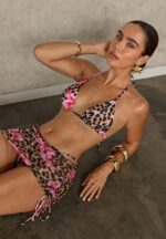 Leopar Desenli Çiçek Detaylı Üçgen Bikini Takımı & Pareo Etekli - Görsel 3